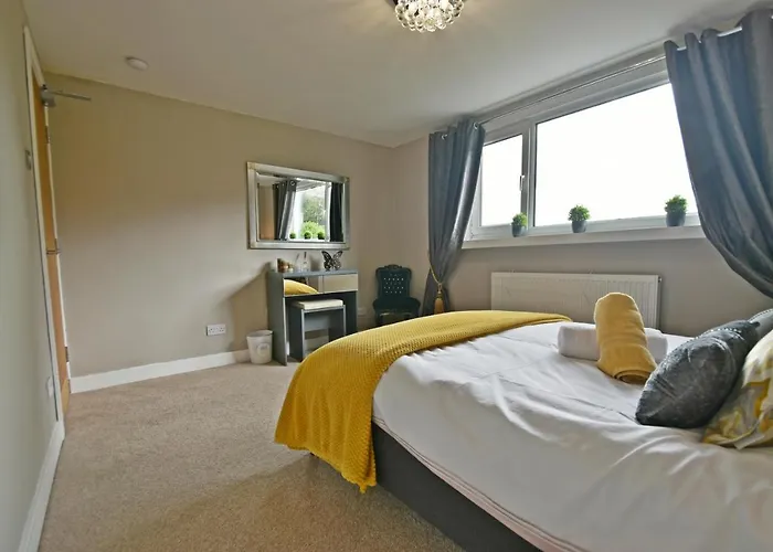 Montrose Heights - 4Bed - 4Bath - Central Burnley
